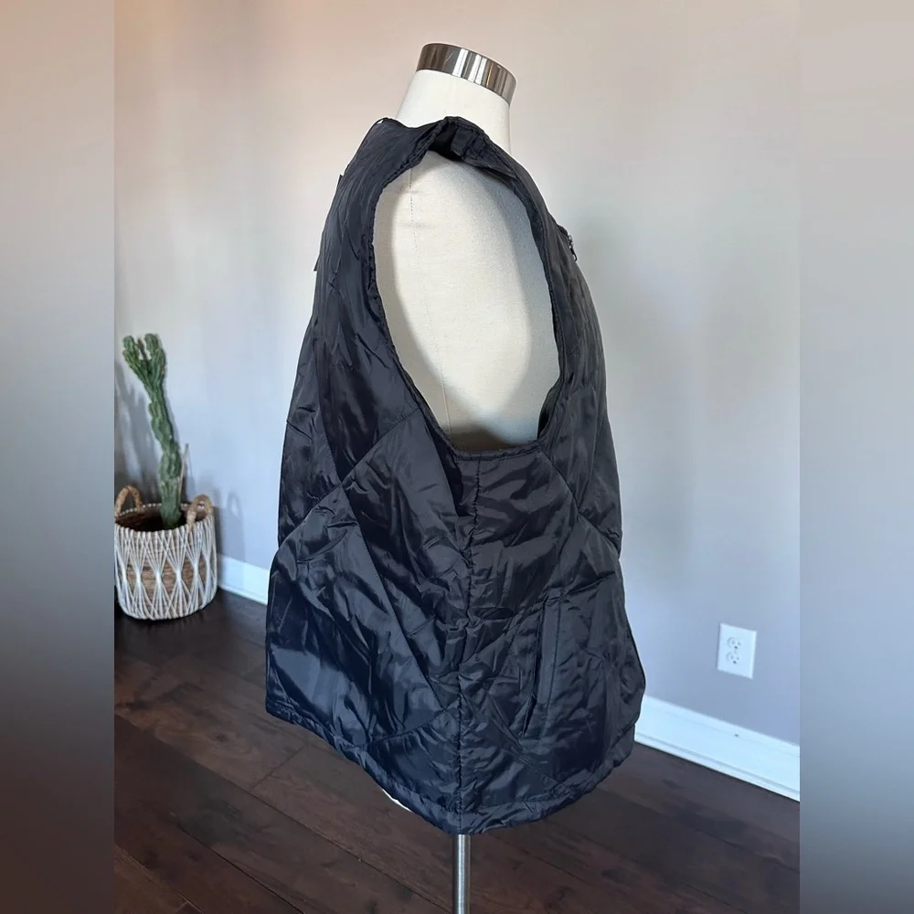 Socialite Quilted Light Weight Puffer Vest Black Womens L/XL NWTs